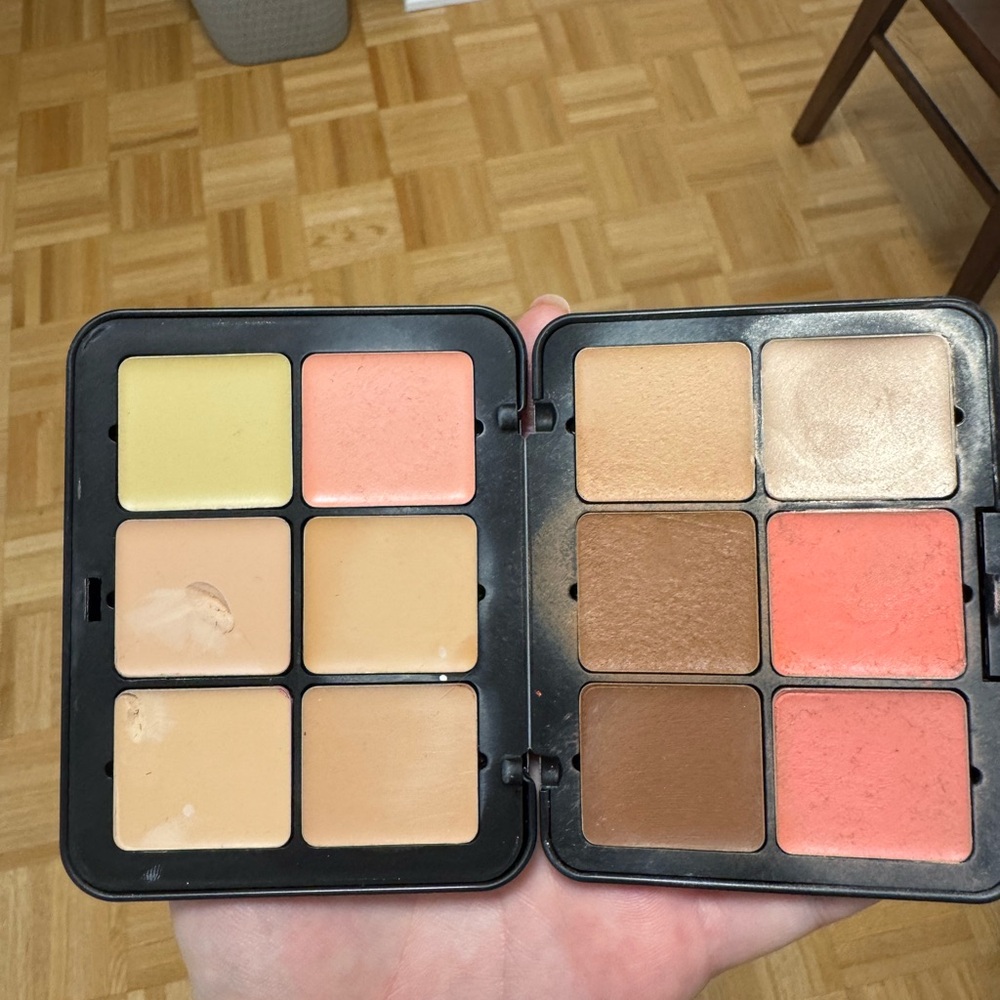 Make up forever Makeup Palette with Assorted Shades